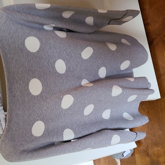 Grey Top - Picture 5 of 7